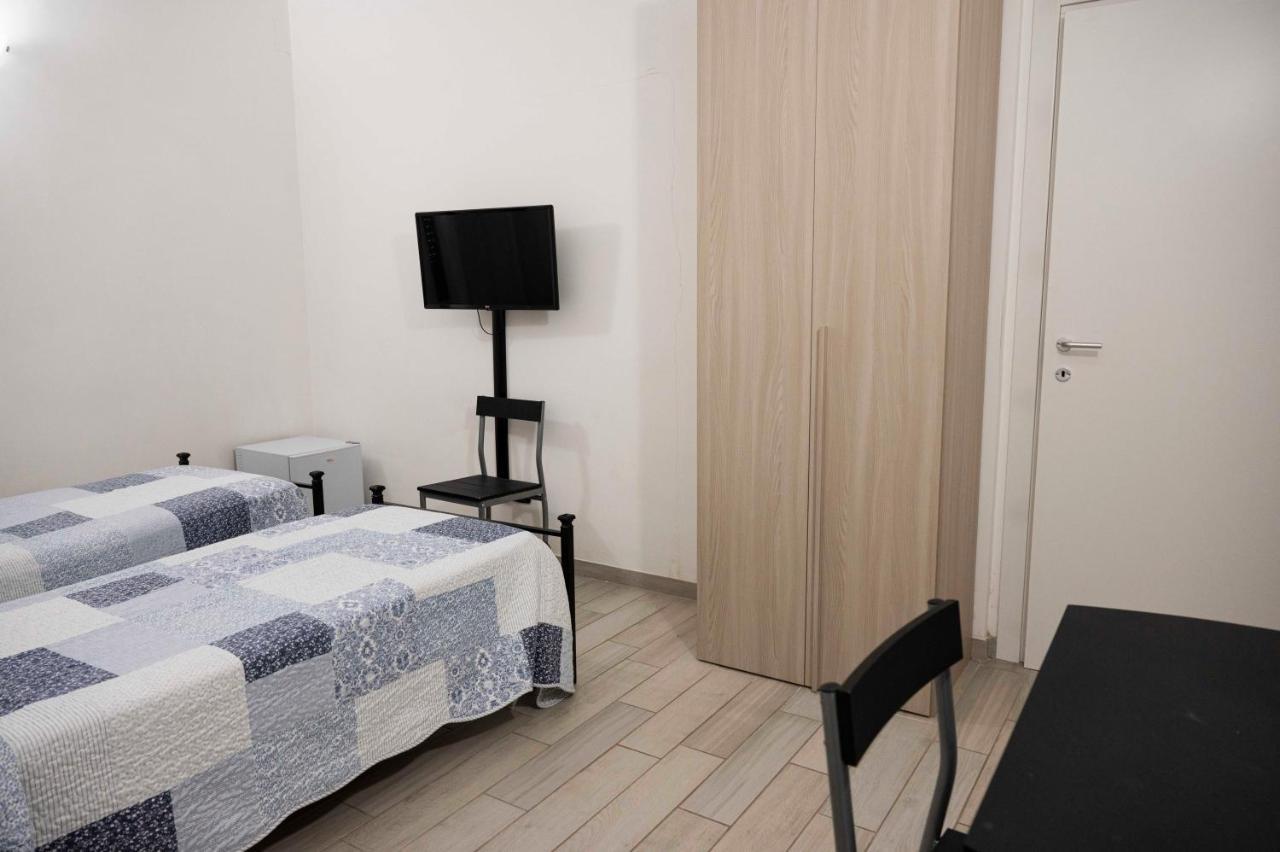 Il Giardino Dell'Eden Bed & Breakfast อาชิเลีย ภายนอก รูปภาพ