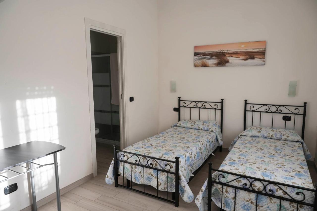 Il Giardino Dell'Eden Bed & Breakfast อาชิเลีย ภายนอก รูปภาพ