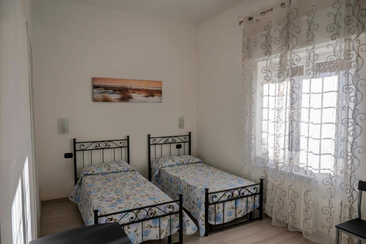 Il Giardino Dell'Eden Bed & Breakfast อาชิเลีย ภายนอก รูปภาพ
