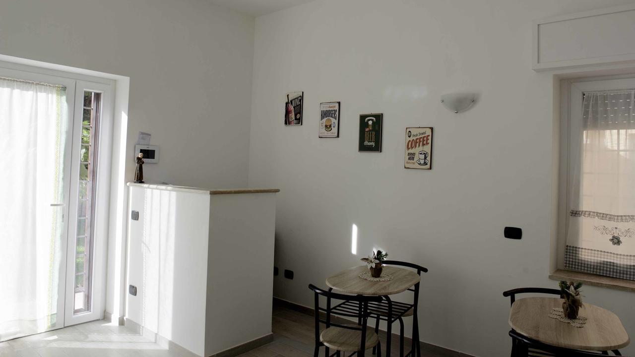 Il Giardino Dell'Eden Bed & Breakfast อาชิเลีย ภายนอก รูปภาพ