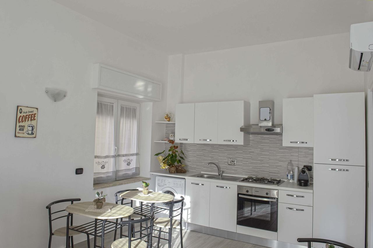 Il Giardino Dell'Eden Bed & Breakfast อาชิเลีย ภายนอก รูปภาพ